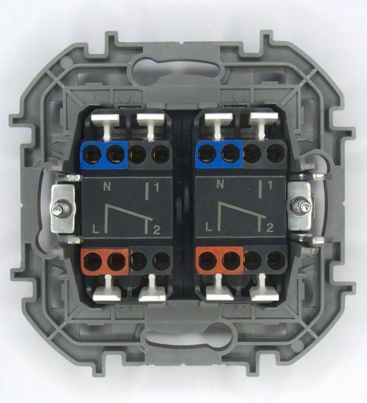 Переключатель модульный двухклавишный с подсветкой- INSPIRIA - 10 AX - 250 В~ - алюминий 673667