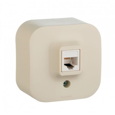 Quteo Розетка компьютерная RJ45 категория 5е UTP наружная бежевая