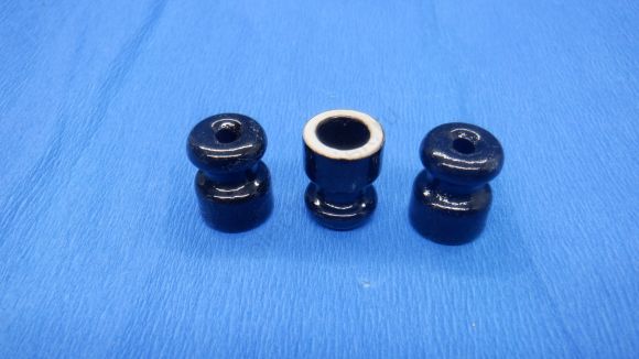 Изолятор для наружного монтажа R, керамика, цвет черный (50 шт/уп) (R1-551-03-50)