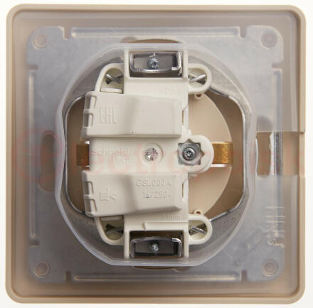 GLOSSA Розетка с заземлением со шторками с крышкой бежевая в сборе IP44 GLOSSA Розетка с заземлением со шторками с крышкой бежевая в сборе IP44